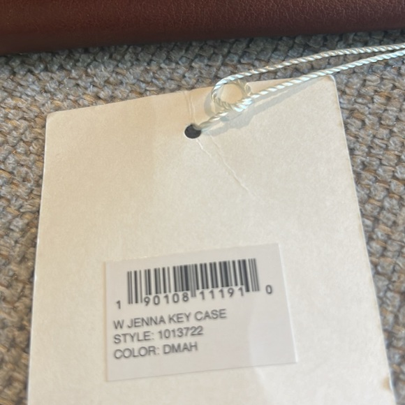 Ugg Jenna Key Case - Picture 5 of 8